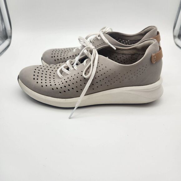 Clarks Unstructured Women’s Un Rio Tie Stone Nubuck Sneaker Size 7.5 - Picture 4 of 8